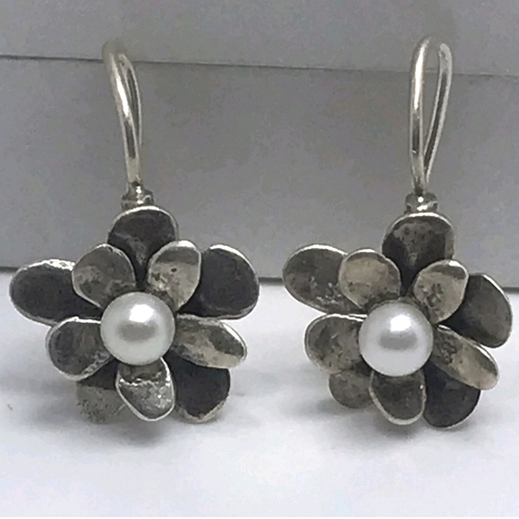 Silpada 925 Sterling Silver Flower and Pearl Earrings W1768 - Picture 1 of 4